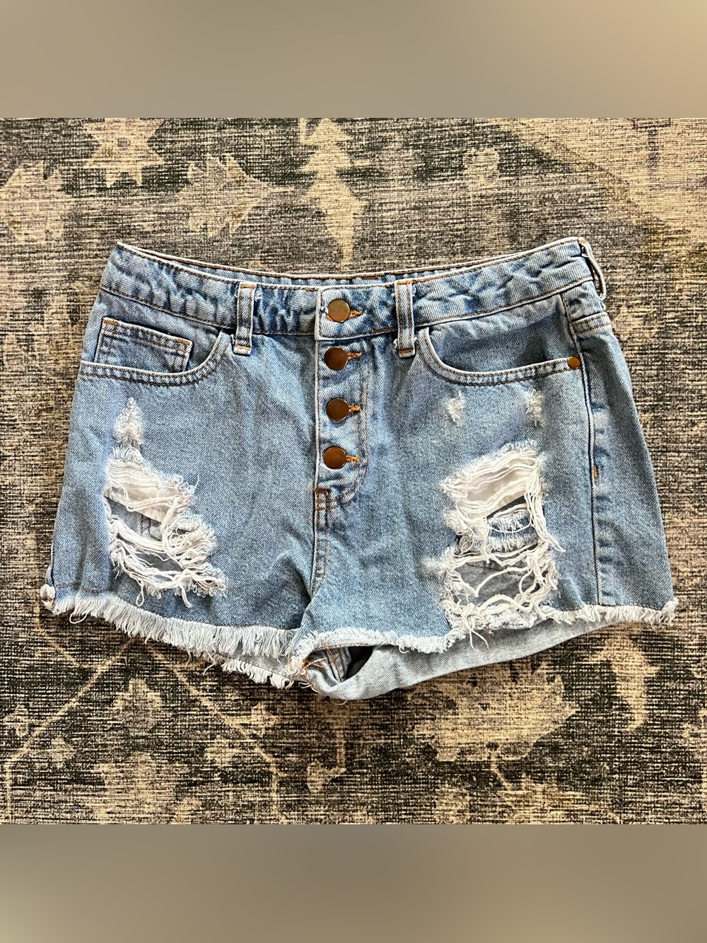 Forever 21 Light Blue Distressed Denim Button-Front Shorts Sz 28